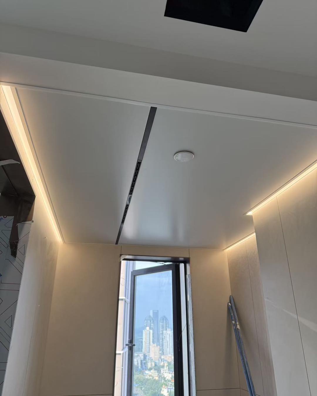 【香港家居｜蜂窩天花嘅質感美學，一眼愛上！】