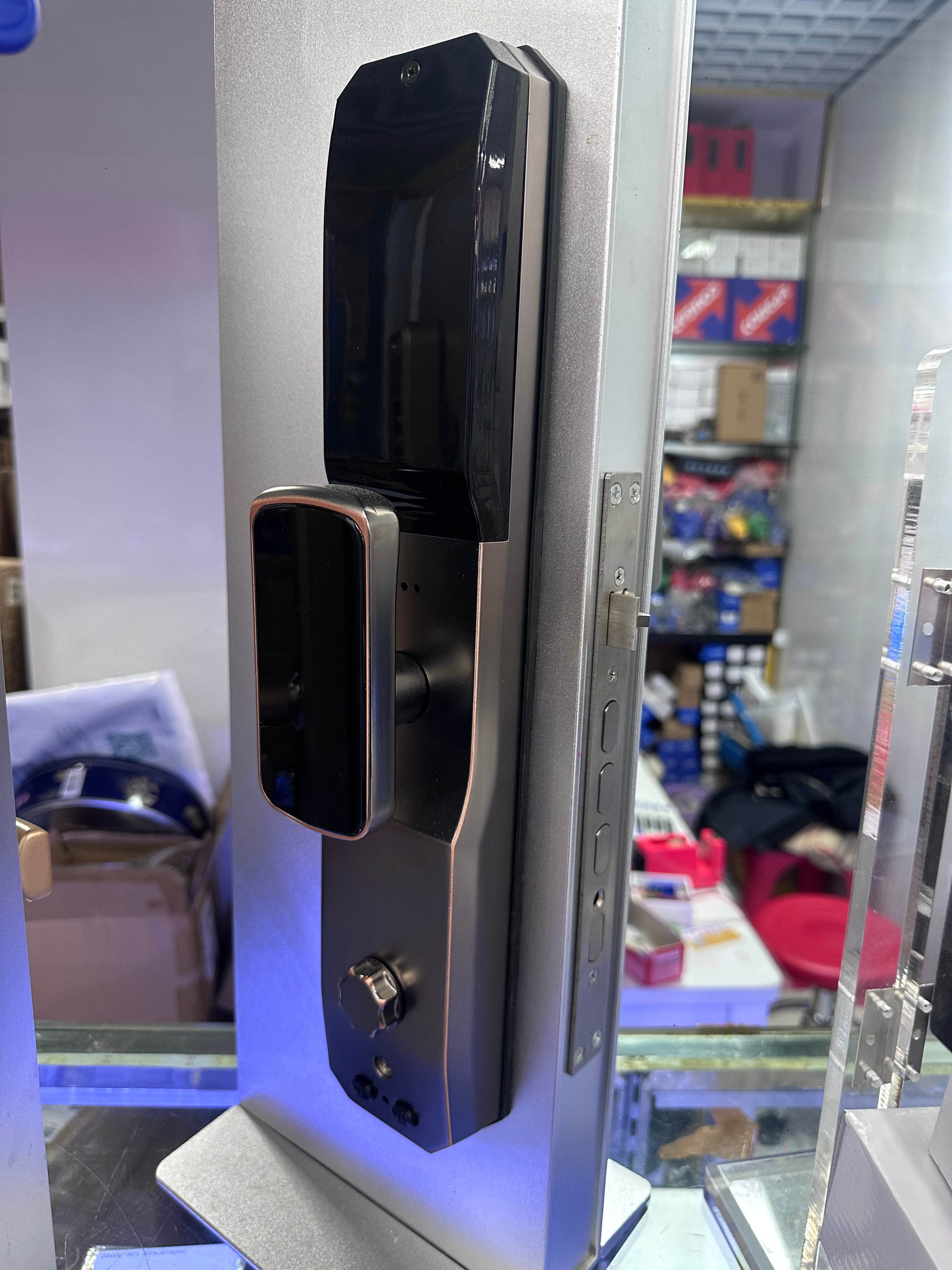 智能電子鎖 人面識別 密碼 指紋 卡片 鎖匙