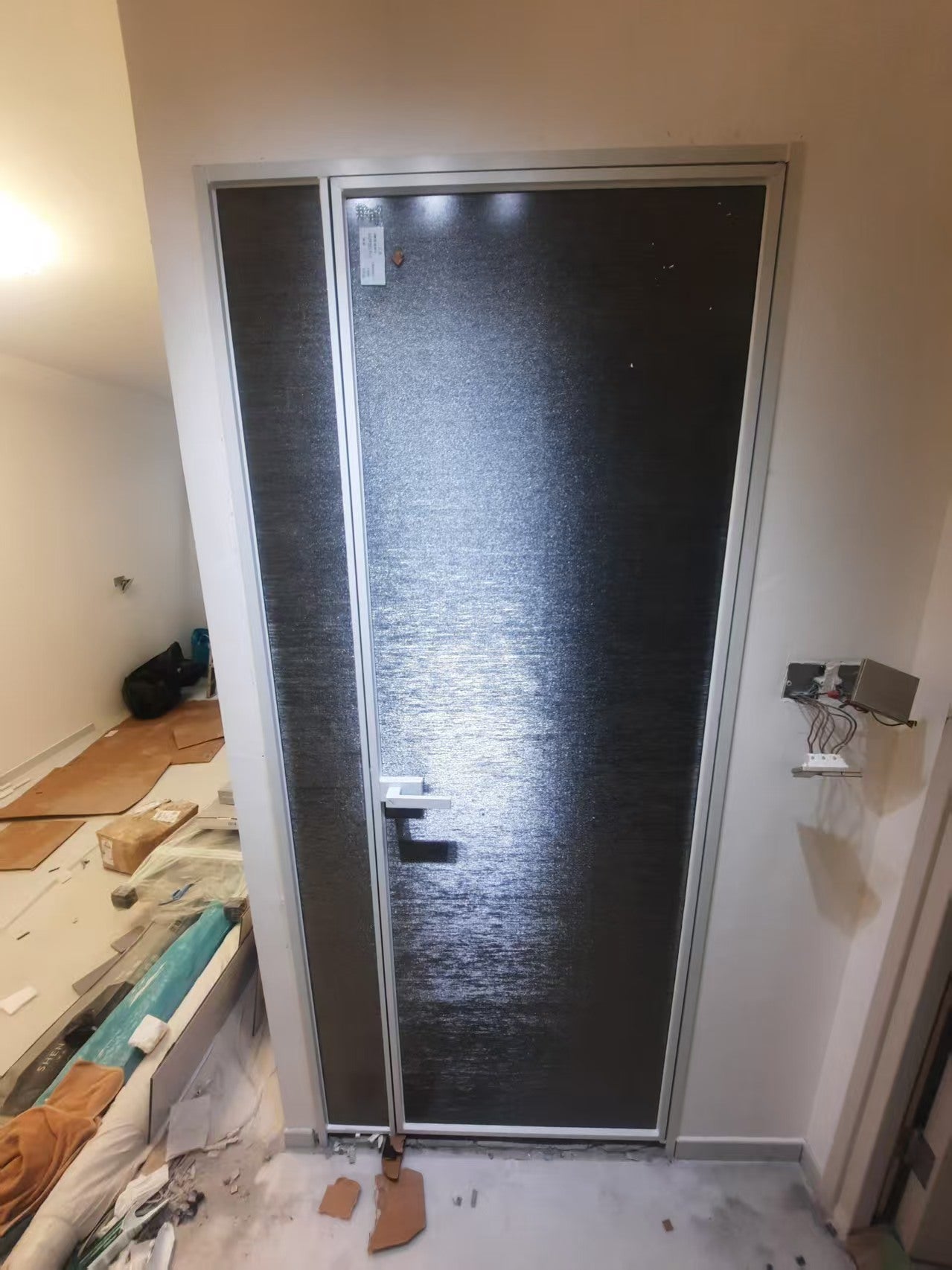 阿瑪尼玻璃設計廁所門，廚房門