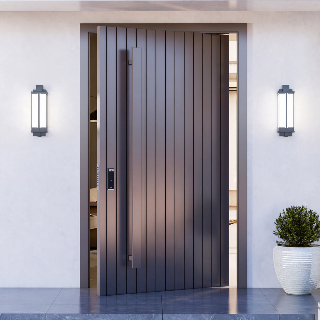 藍黑豎紋鑄鋁偏軸門｜Midnight-Blue Vertical-Rib Cast-Aluminium Pivot Door